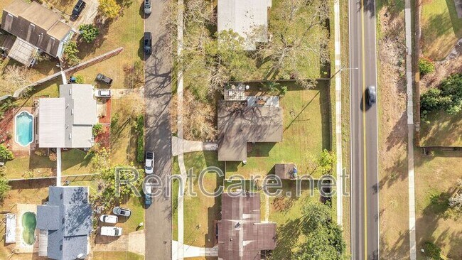 Building Photo - 8008 Lake Eve Dr