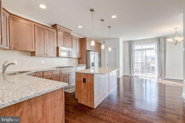 Building Photo - 6266 Summit Point Ct