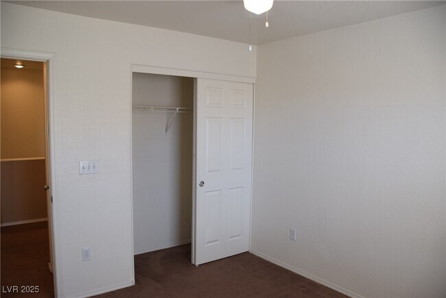 Building Photo - 8148 Finch Feather St