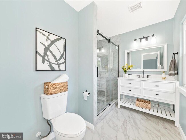 Building Photo - 1305 Peachtree Ct