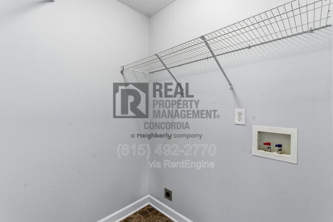 Building Photo - 1934 Mural Ln