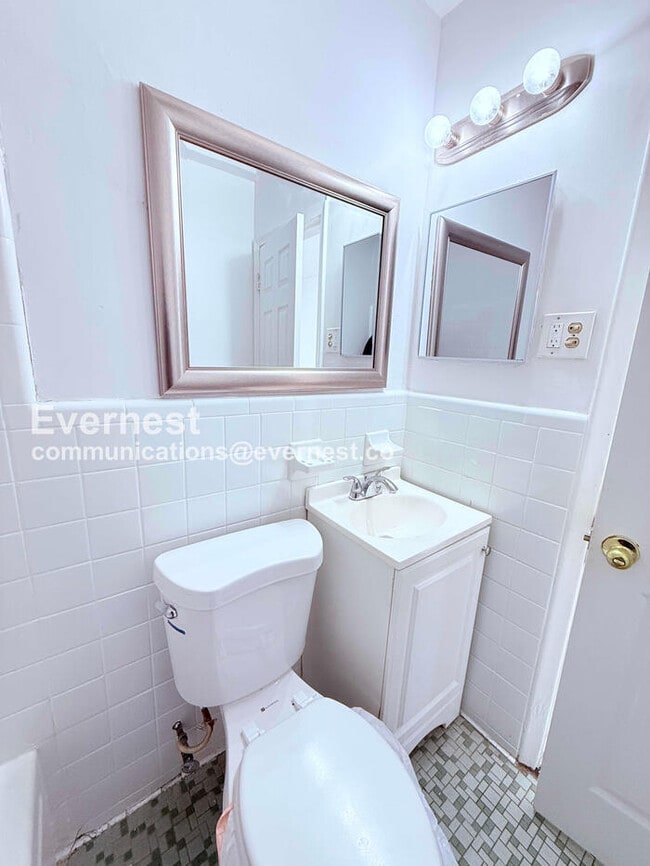 Building Photo - 14439 Kent St