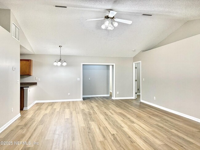 Building Photo - 744 Palm Hammock Cir