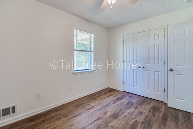 Building Photo - 325 Camp Ground Rd