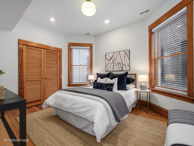 Building Photo - 1415 W George St