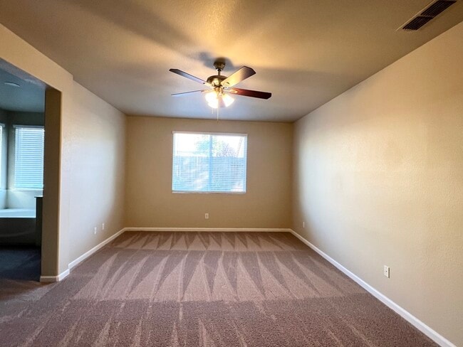 Building Photo - 1732 Hiawatha Dr