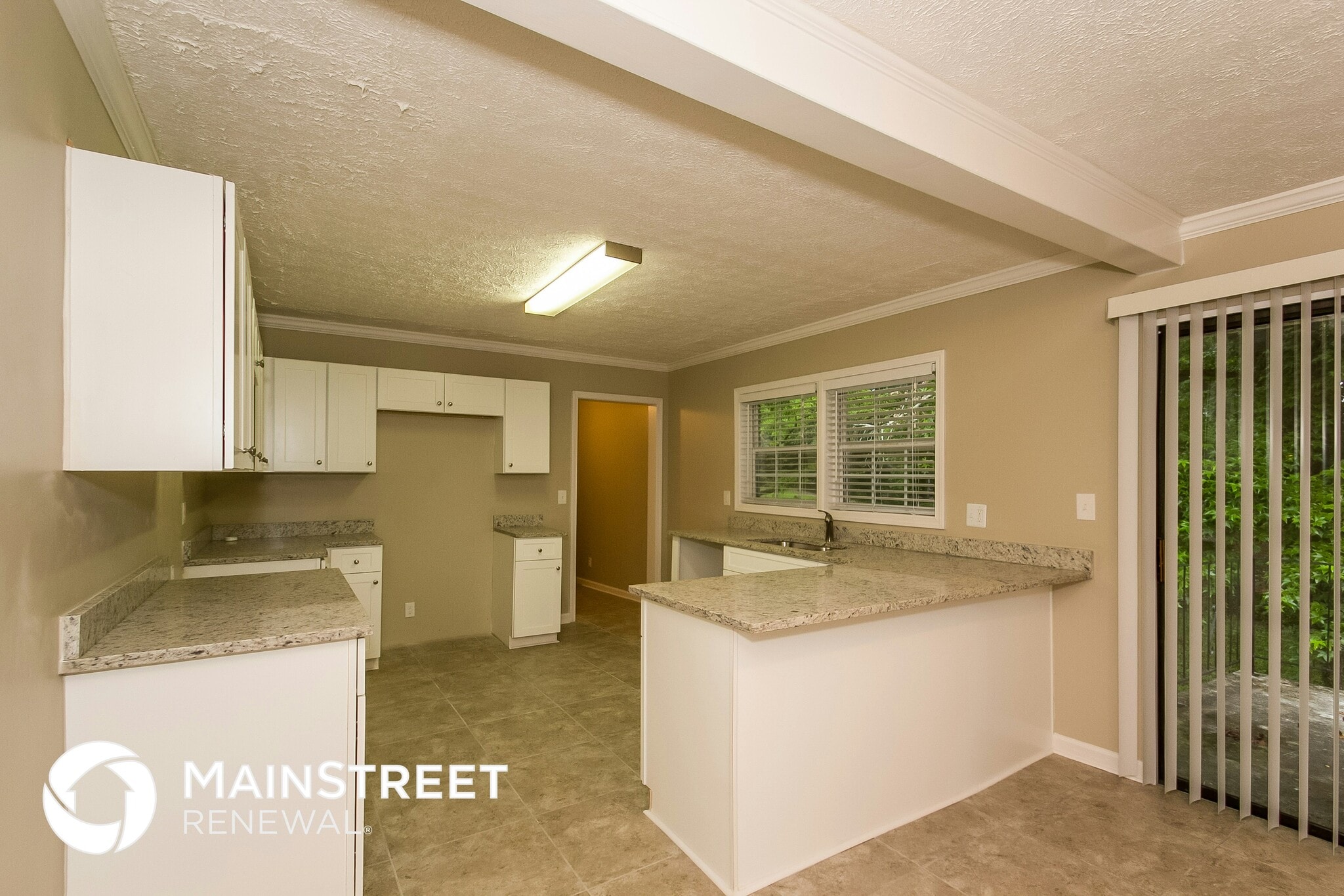 Building Photo - 3545 Ingledale Dr SW