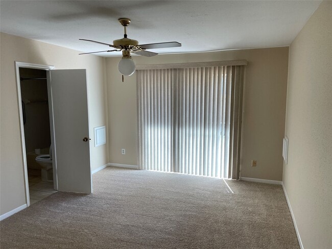 Building Photo - 13 N Deerfoot Cir