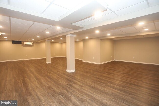 Building Photo - 1408 Pride Tree Cir