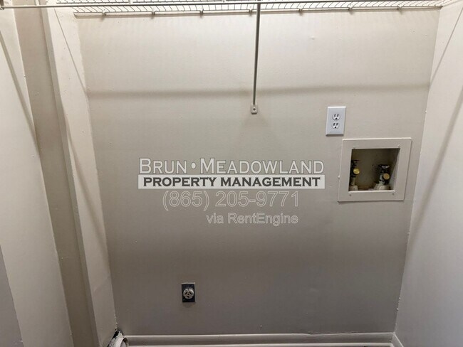 Building Photo - 10417 Victoria Dr