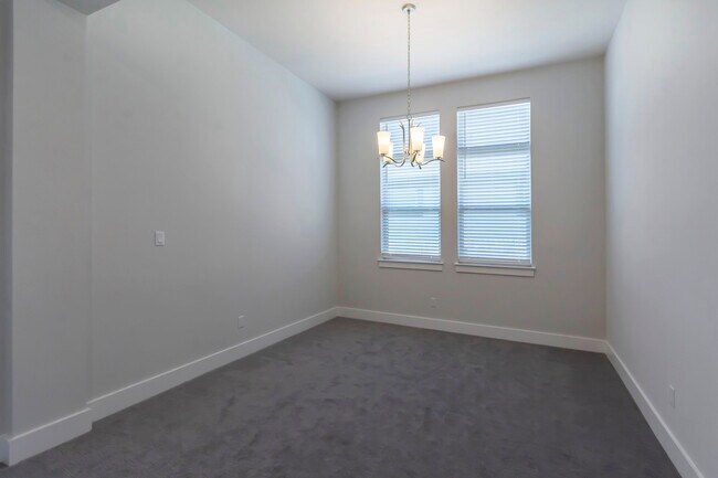 Building Photo - 120 Birkshire Dr