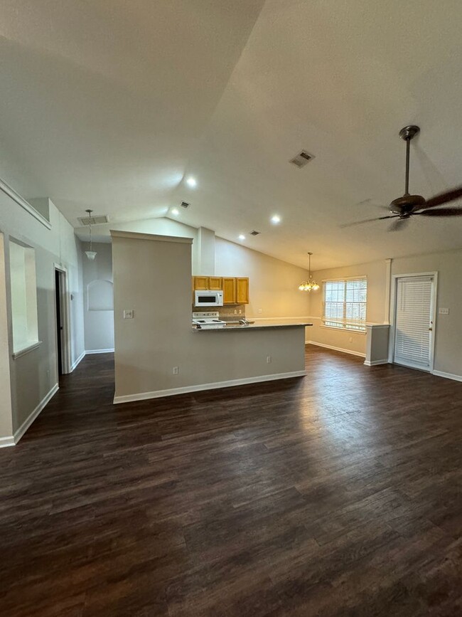 Building Photo - 3 Bed/2 Bath Single Family Home in Killear...