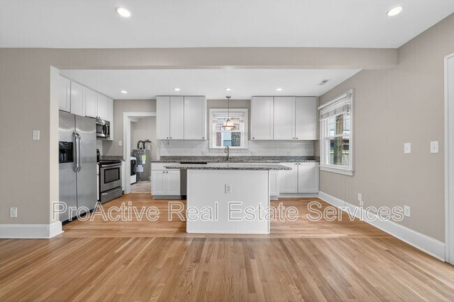 Building Photo - 1329 Cedar Ln