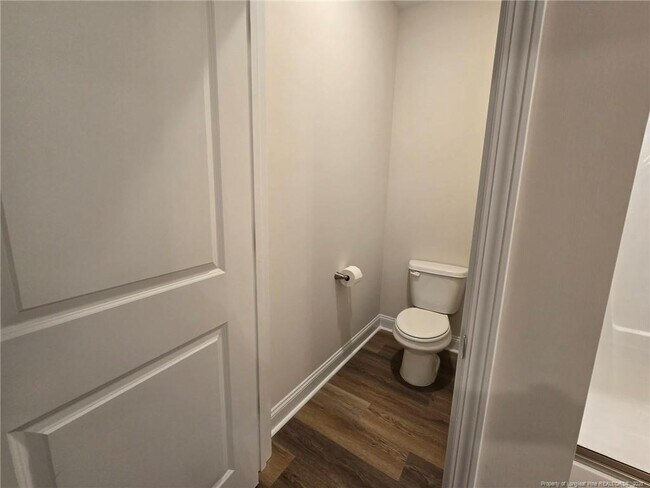 Building Photo - 111 Pine Needle Dr