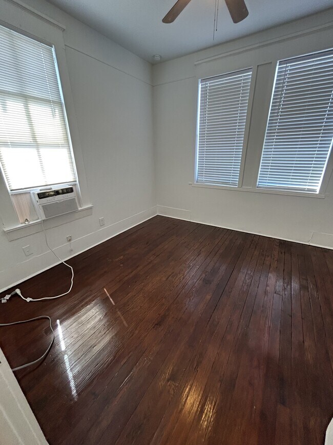 Building Photo - 2514 Avenue M