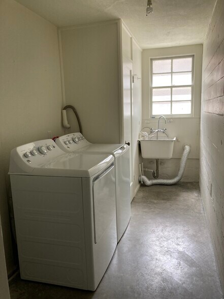 New washer/dryer - 271 Wayne Ave