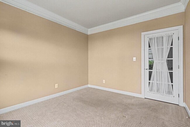 Building Photo - 714 Monarchos Dr