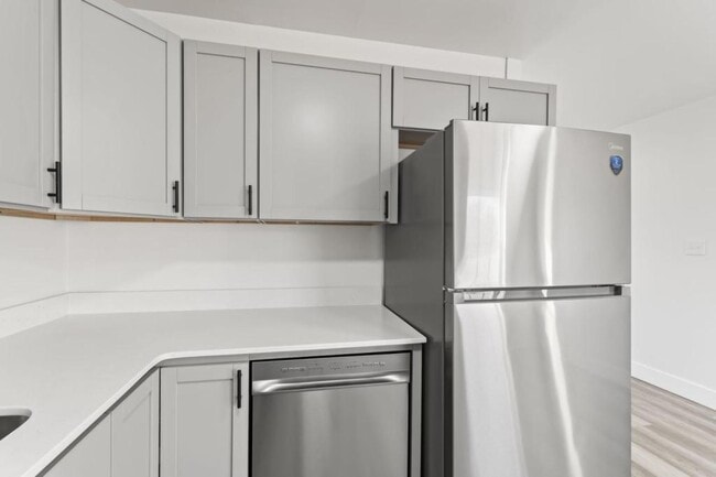 Building Photo - 4142 Meadowdale Dr