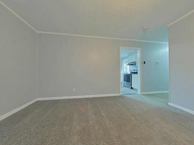 Building Photo - 6841 Radial Dr