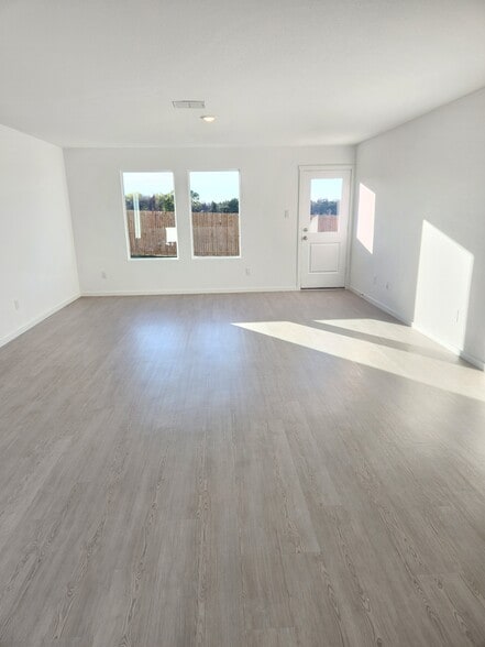 Family Room - 302 Asterwood Ln