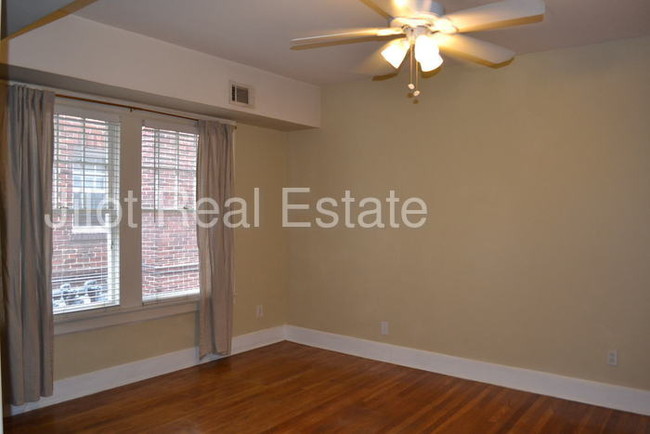 Building Photo - 673 Boulevard NE