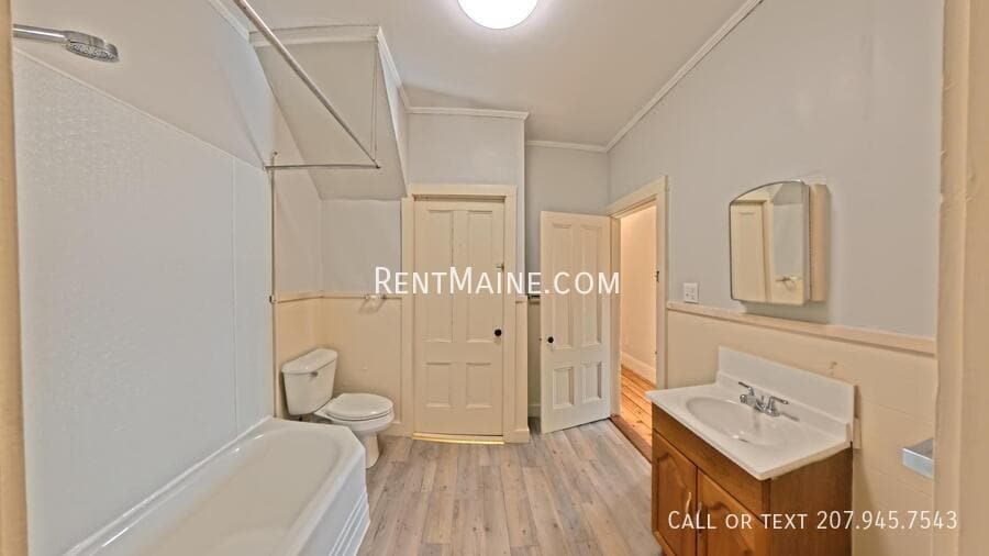 Building Photo - 3 Cushing St