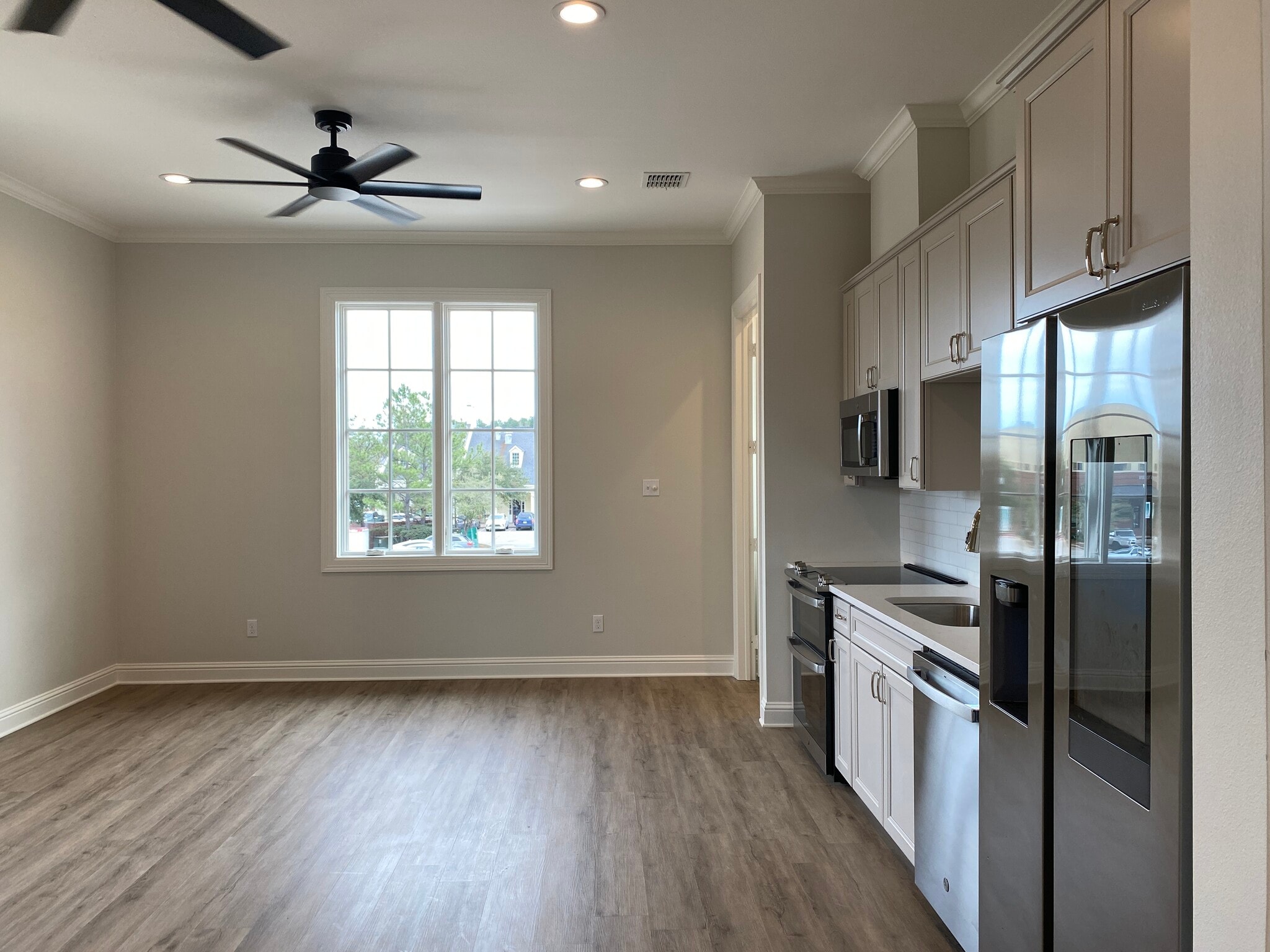 Building Photo - 1946 Chestnut Pk Ln