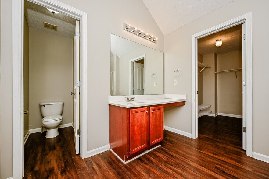 Building Photo - 70 Stony Oak Dr