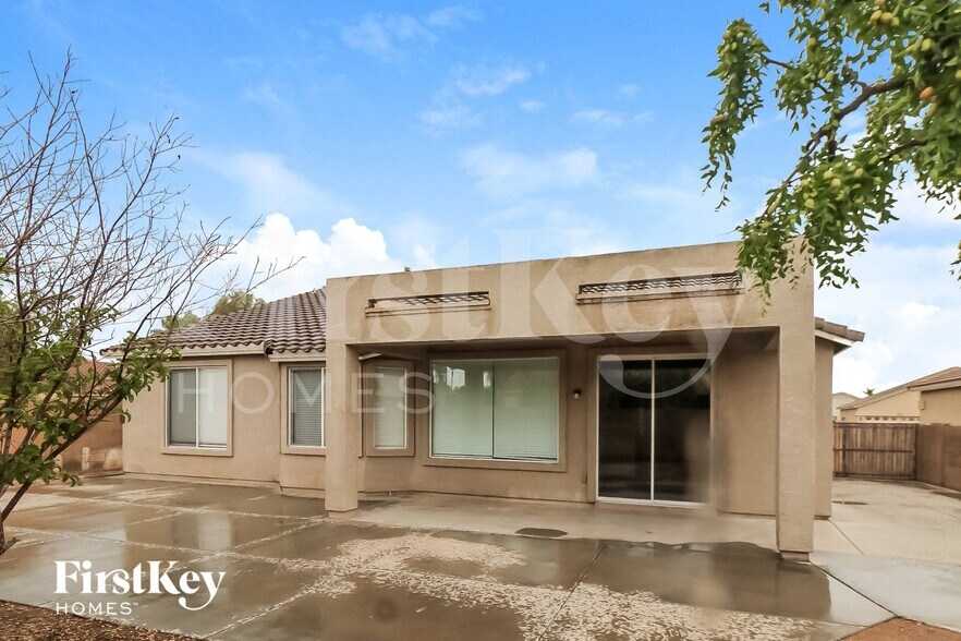 Building Photo - 7552 W State Ave