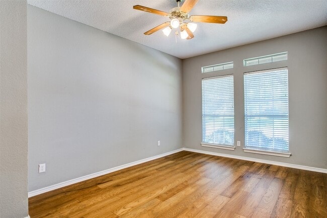 Building Photo - 7120 Axis Ct