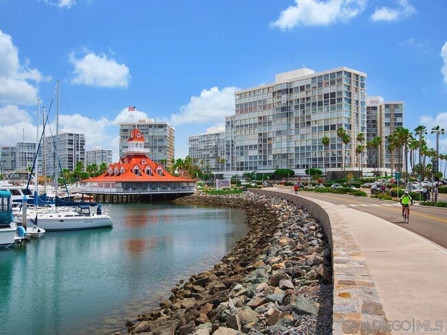 Across from wonderful restaurants - 1710 Avenida Del Mundo