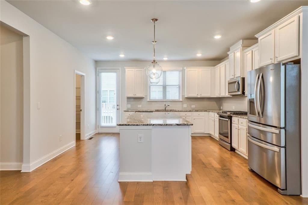 Building Photo - 2510 Great Silver Fir Aly