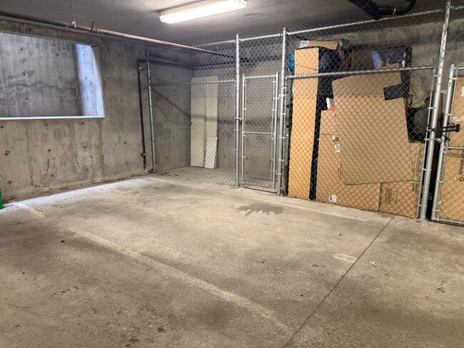 Building Photo - 1110 E Howell St