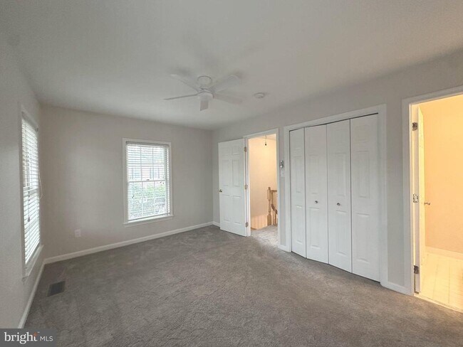 Building Photo - 2120 N Tazewell Ct