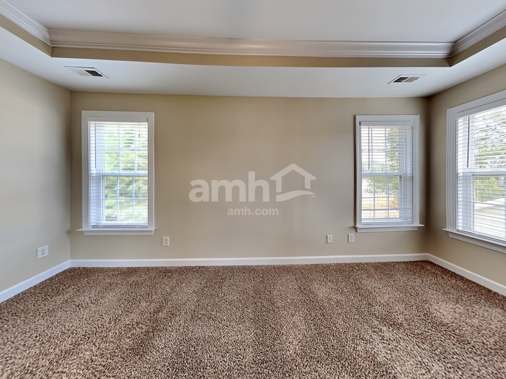 Building Photo - 56 Locket Dr