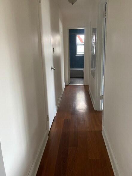 Building Photo - 3065 Sedgwick Ave