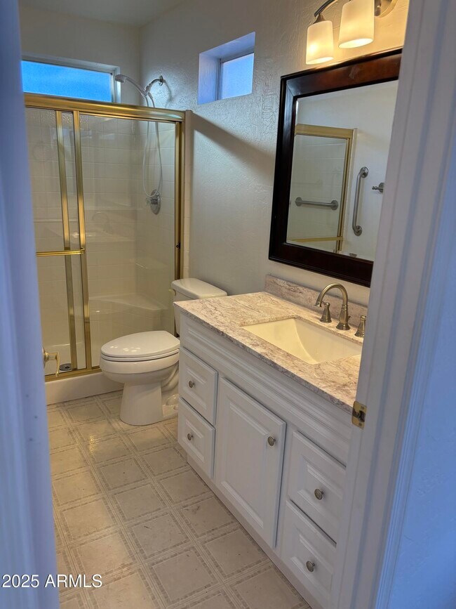 Building Photo - 2221 E Union Hills Dr