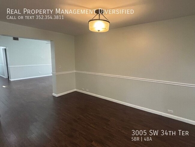 Building Photo - 3005 SW 34th Terrace