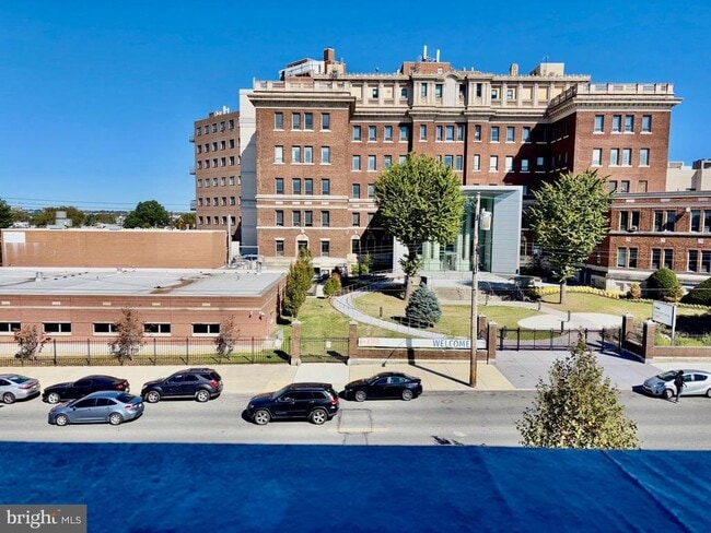 Building Photo - 5334 Cedar Ave