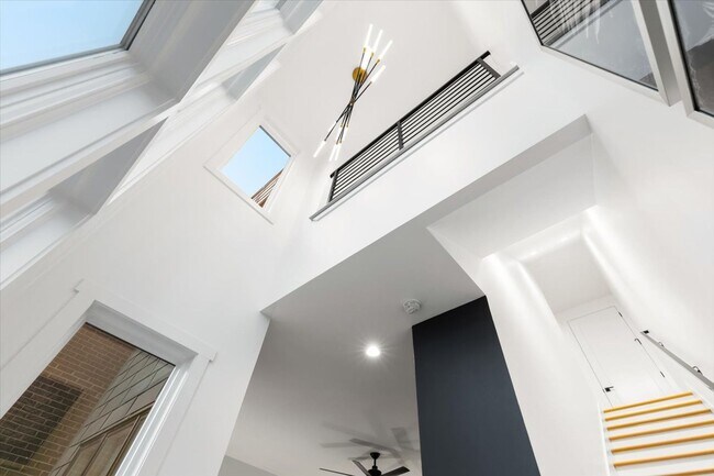 Building Photo - The Best Address in Germantown — Fully Furnished Executive Townhome, Move-In Ready | $8,995/Mo