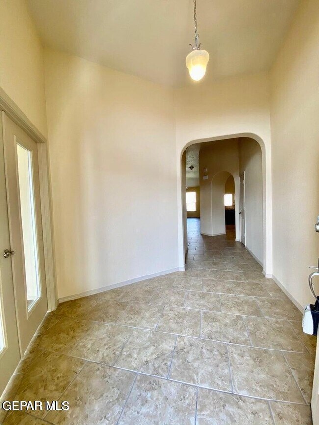 Building Photo - 14277 Desert Sky Dr