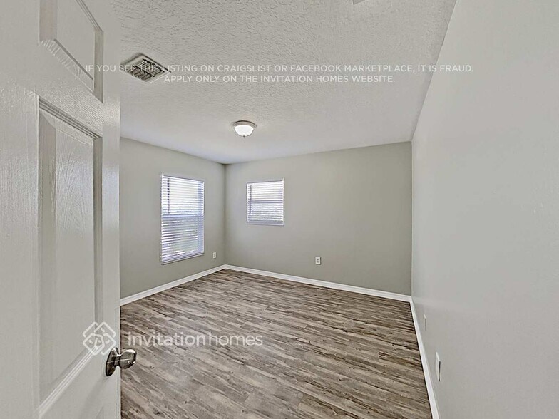 Building Photo - 3324 Pekin St
