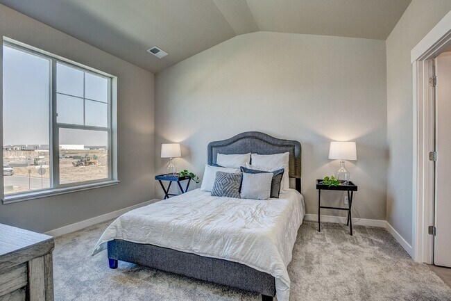 Building Photo - Mangold832 (KC-LN)