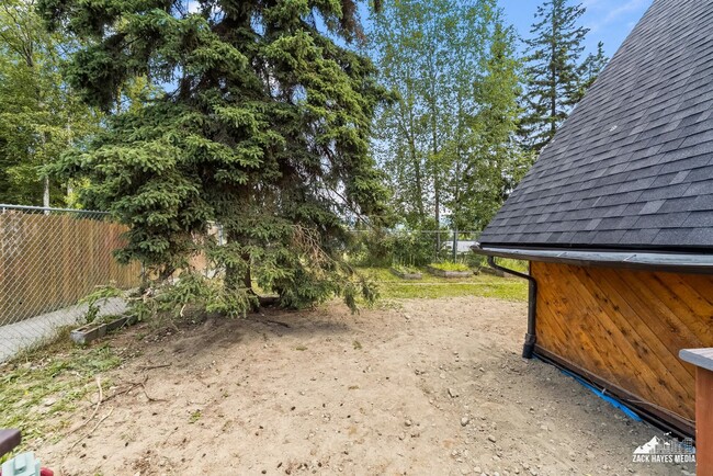 Building Photo - Towne East Single Family Home