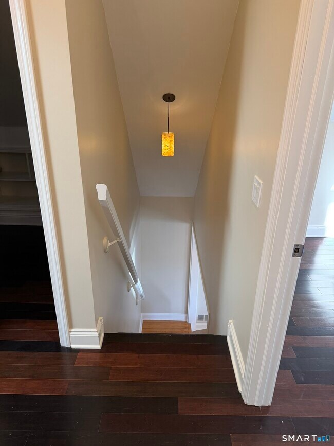 Building Photo - 67 Rockwell Ave