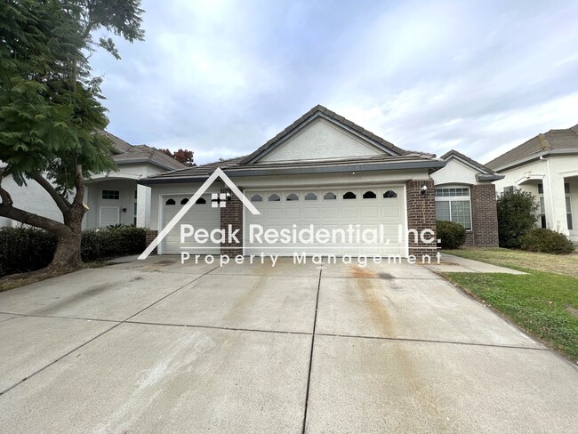 Building Photo - Updated 4bd/2ba Vintage Park Home with 3 C...