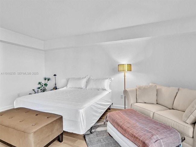 Building Photo - 3370 Hidden Bay Dr