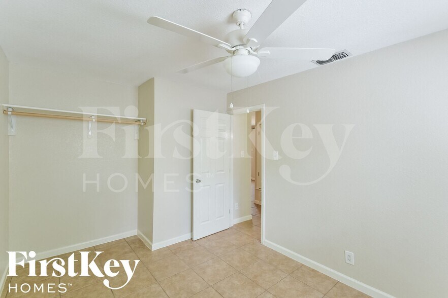 Building Photo - 11205 Lone Shadow Trail