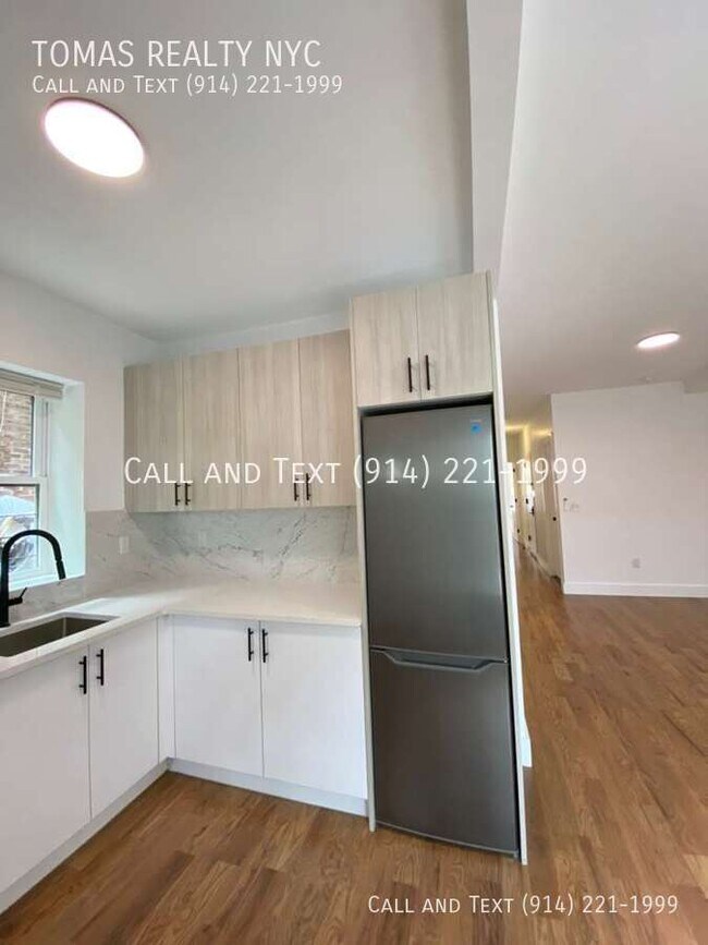 Building Photo - 286 Hawthorne Ave