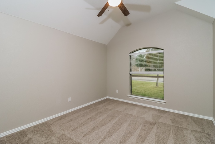 Building Photo - 330 Spyglass Dr